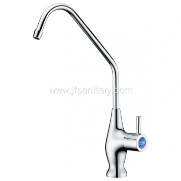Robinet d'eau filtrée pour boissons et cuisine